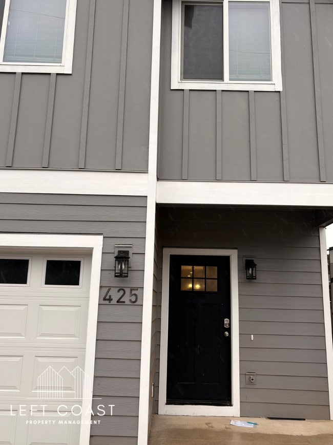 Photo - 425 SE Inlet Ave