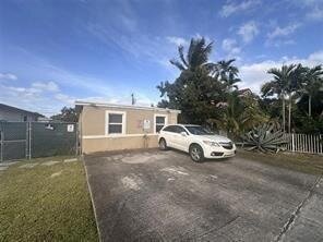 Photo - 728 SW 6th St