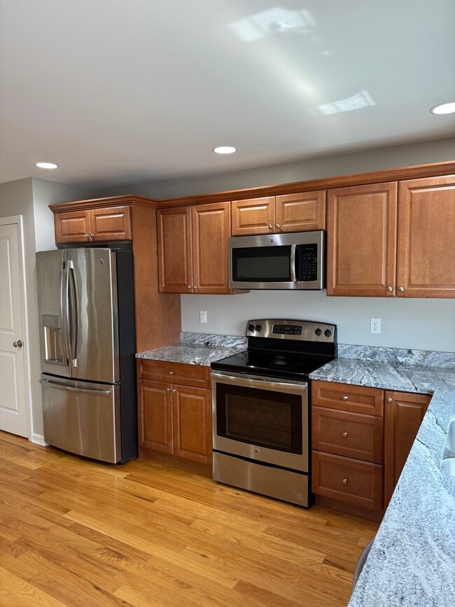 Building Photo - 35 Carlie Ct Unit A Rental