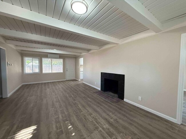 Photo - 2312 Barcelona Way