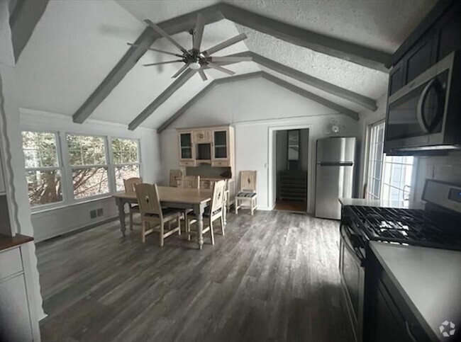Building Photo - 245 Springville Rd Rental