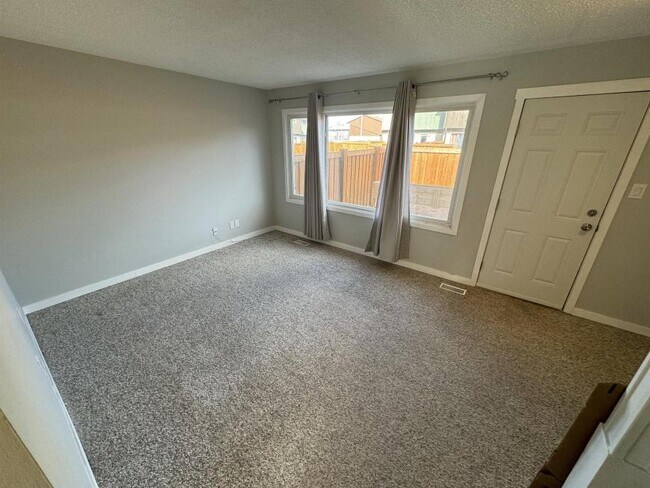Photo - 3 bedroom in Grande Prairie AB T8V 4R8