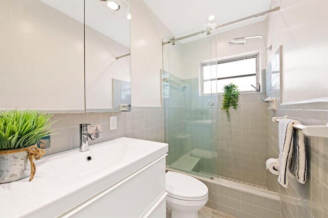 Photo - 1718 SE 14th St