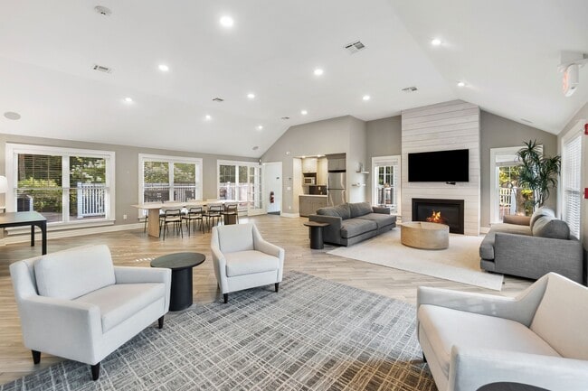 Photo - 235 Weaver St