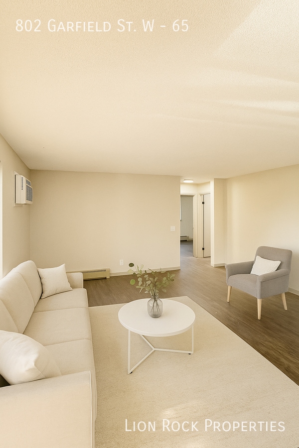 Photo - 802 Garfield St W Unit 65