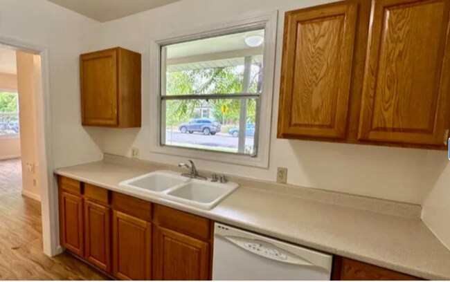 Photo - Cute As A Bug 2/1 Tahoe Park Gem!  Please read entire ad for viewings.