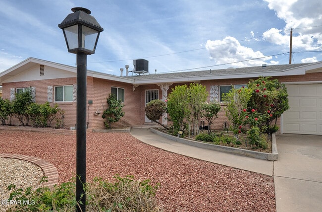 Photo - 9632 Gairloch Dr