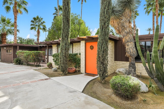 Photo - 261 Cordoba Way