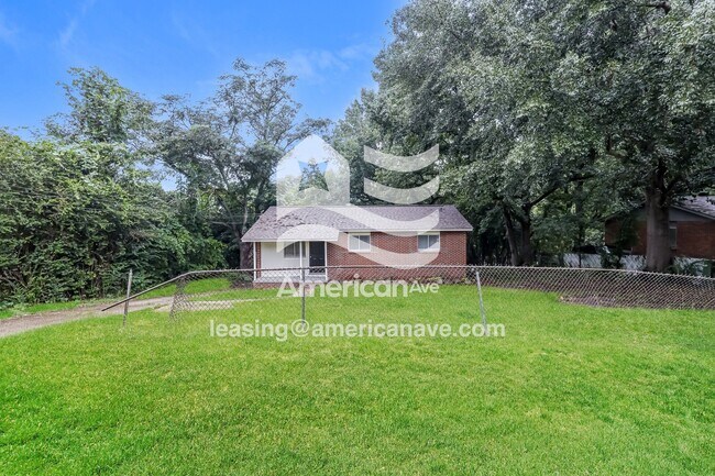 Photo - 915 Farwell Dr