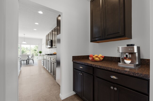 Photo - 652 Maple Vista Dr