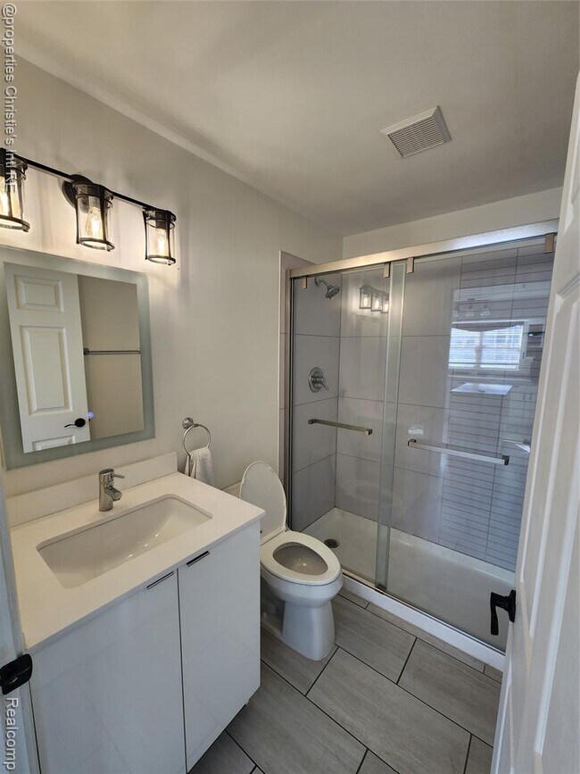 Photo - 2442 Woodward Ave