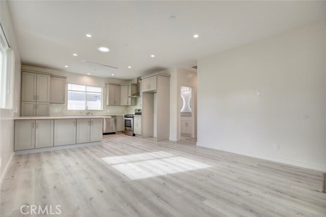 Photo - 10343 Jardine Ave