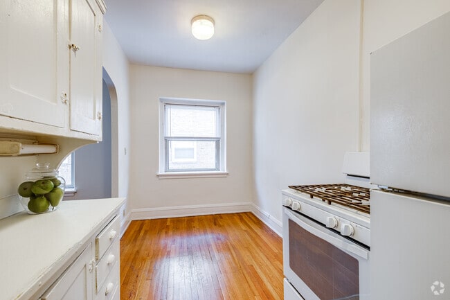 2222 Harriet - 1BR, 1BA - 600SF - Unit 1 Kitchen and Dining