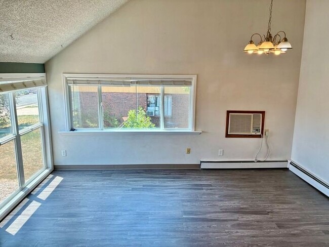 Building Photo - Bright 2BR Apartment Minutes from Horsetooth Reservoir