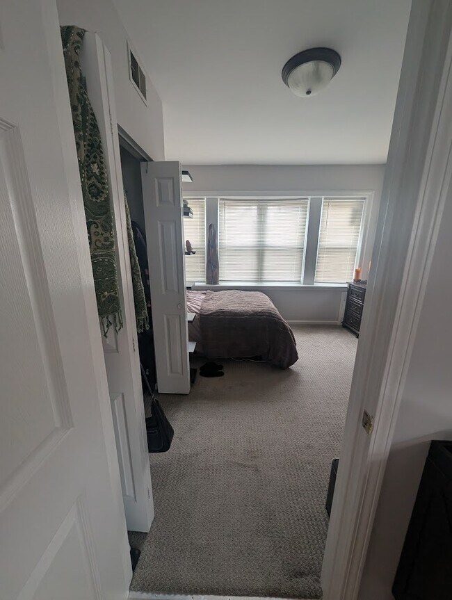 Photo - 2344 W Barry Ave Unidad 1