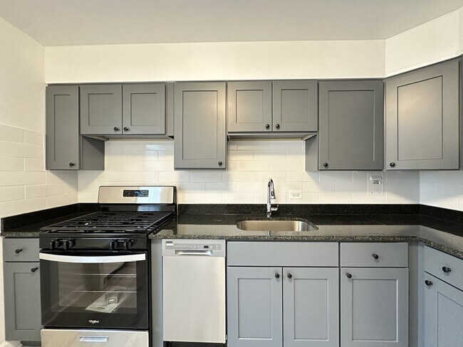 Photo - 6731 N California Ave Unit E3