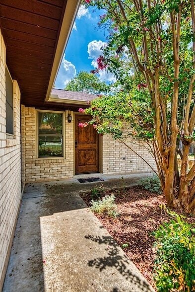 Photo - 821 Laura Belle Dr