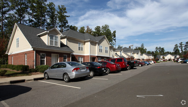 Taylor's Pond - Taylor's Pond Apartments