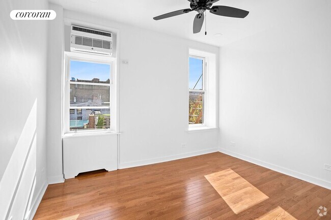 Building Photo - 51 Bank St Rental