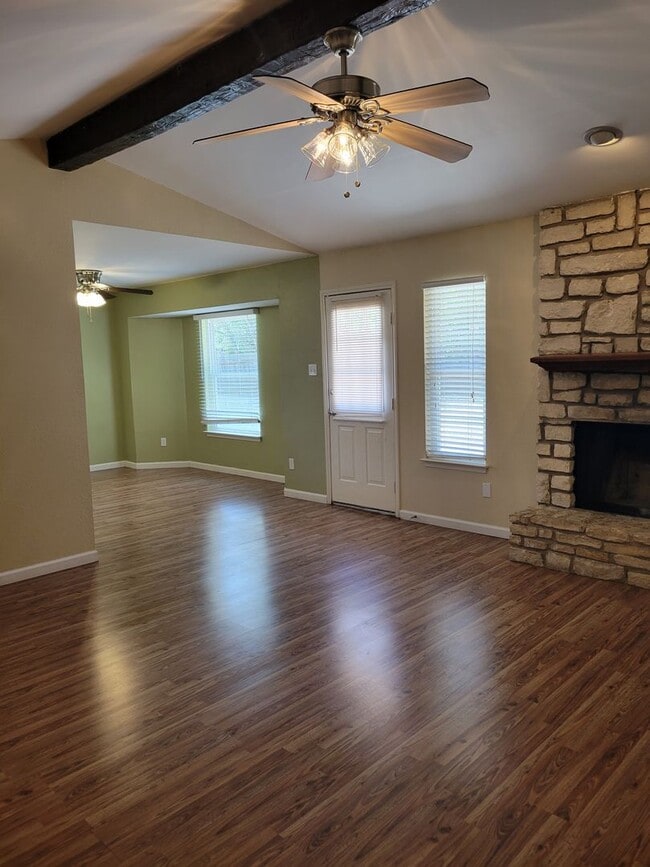 Photo - 3BD/2BA Home close to shopping and Ft. Hood in Harker Heights!