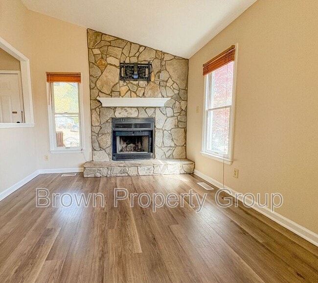 Photo - 565 Andover Rd