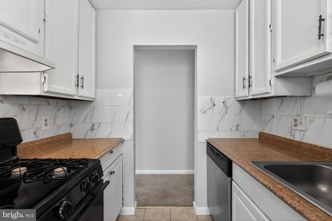 Photo - 426 Harmon Rd