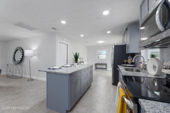 Photo - 7869 Jolliet Dr