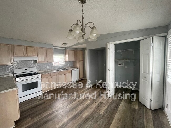 Building Photo - 207 Cumberland Ln