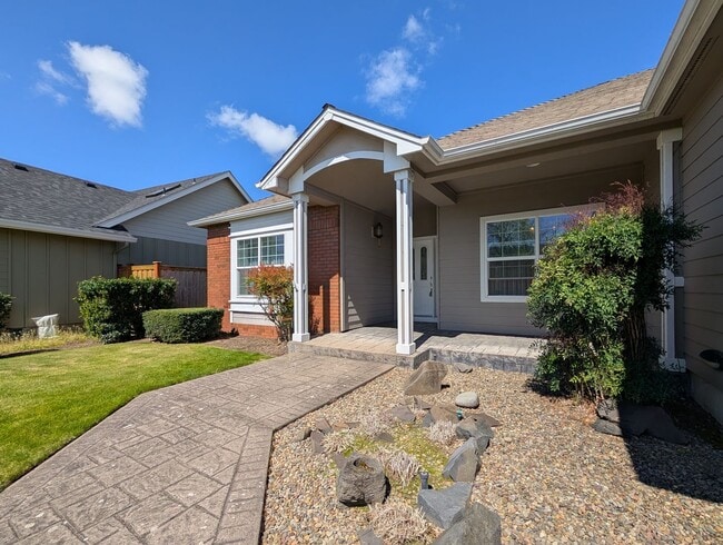 Photo - Beautiful 3-Bedroom, 2-Bath Home In Barger Area Of Eugene!