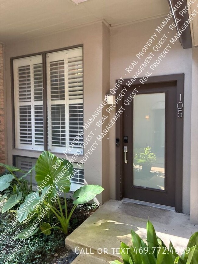 Building Photo - 3948 Buena Vista St Unit #105