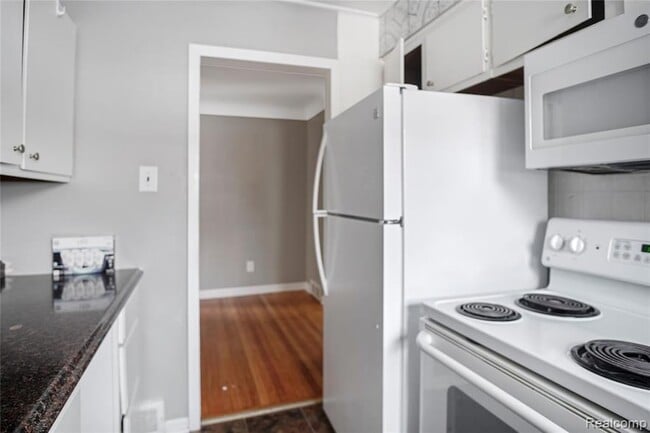 Photo - 14000 Nadine St