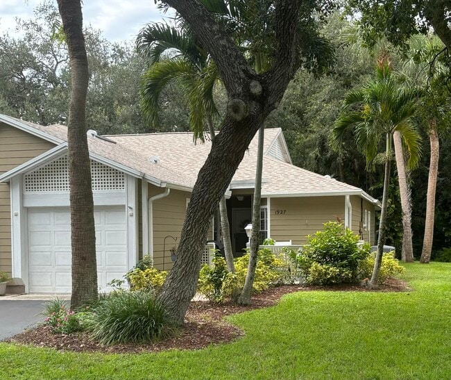 Photo - 1927 Sixty Oaks Ln