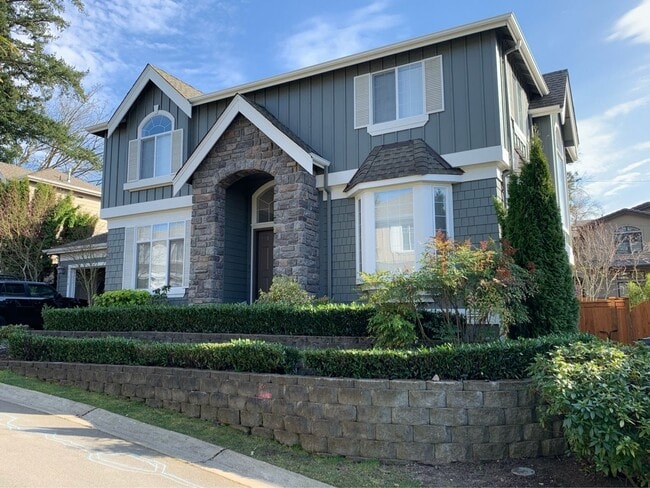 Building Photo - Beautiful Spacious 4 Bedroom Home for Rent In Kirkland