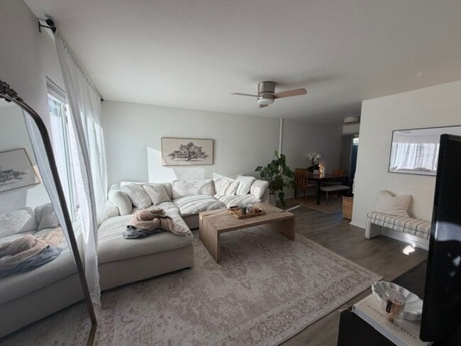 Photo - 1127 Laurel Ln