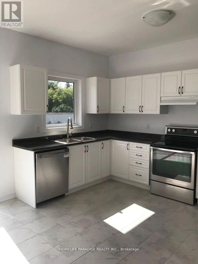 Photo - 185 Werry Ave