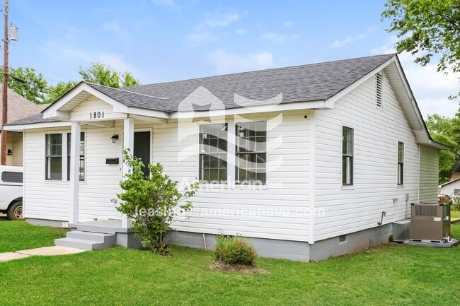Photo - 1801 Vance St