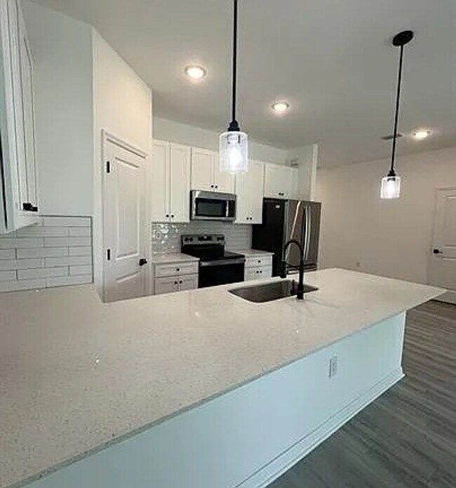 Photo - 4697 Golfview Blvd