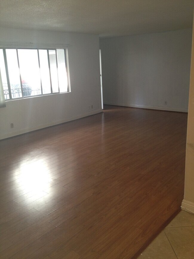 Photo - 954 N Croft Ave