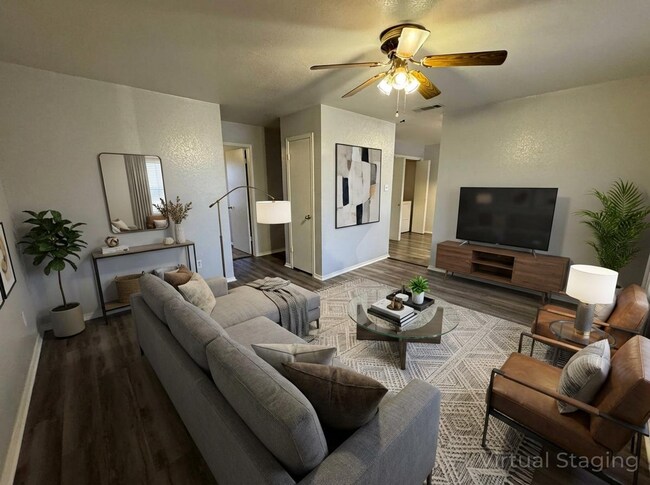 Photo - 1605 Benttree Dr Unidad D