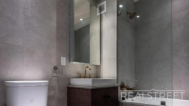 Photo - Duffield Street