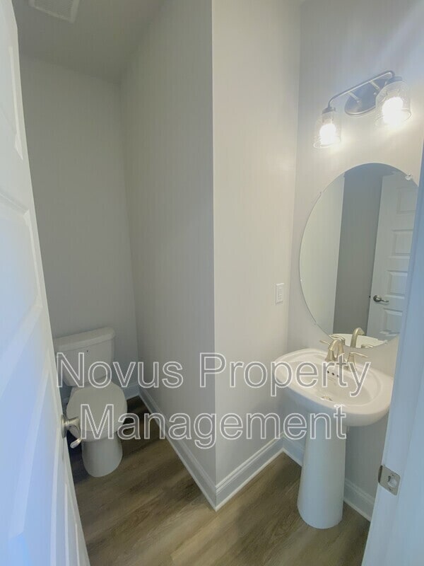 Photo - 210 Laney Dr