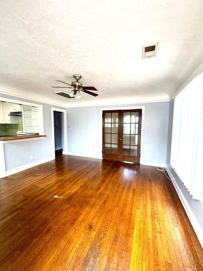 Photo - 550-550 W 20th St Unidad 546