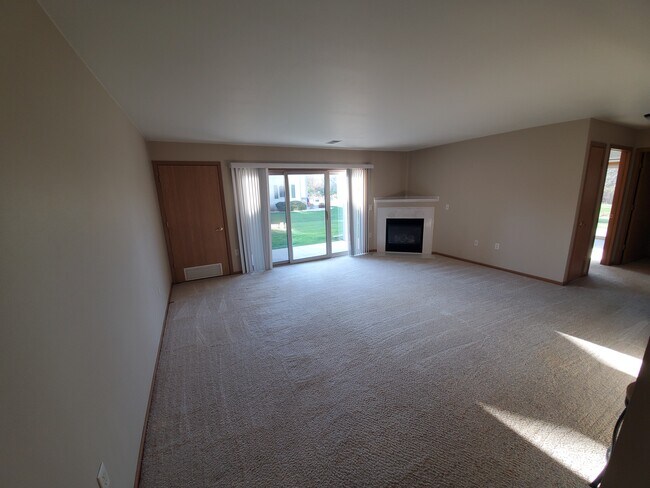 Living Room - 967 Roseland Dr Unit 2