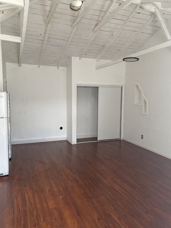 Building Photo - 3957 Tilden Ave Unit #D Rental