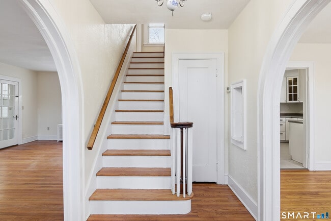 Photo - 815 E Main St