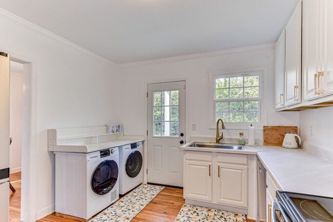 Photo - 2701 Oakland Ave