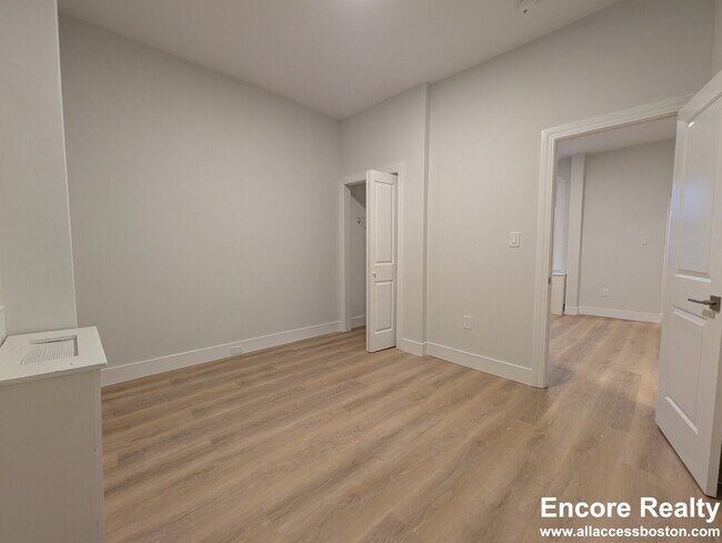 Photo - 24 Phillips St Unit 9