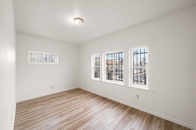 Photo - 400 Bissell Ave