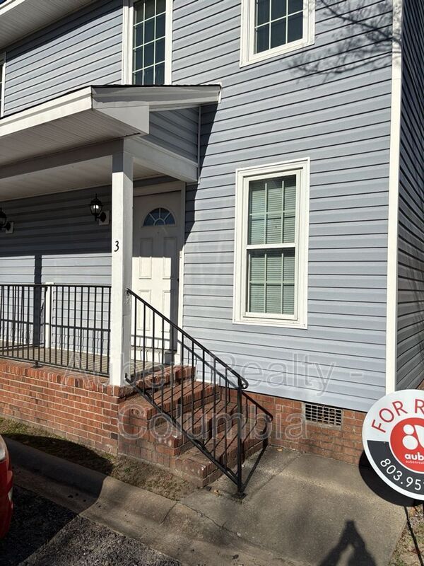 Photo - 3 Londonderry Square