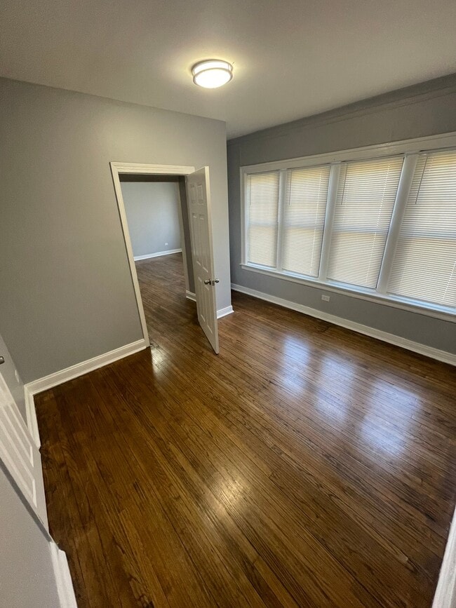 Photo - 543 E 80th St Unidad 1